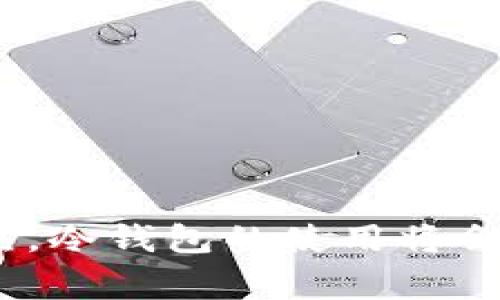 冷钱包（Cold Wallet）是加密货币领域的一个术语，指的是一种存储加密货币的方式，它离线保存，与互联网没有直接连接，从而提高了安全性。冷钱包通常用于长期保存大额资产，防止黑客攻击和网络漏洞带来的风险。

### 冷钱包的主要特征

1. **离线存储**：冷钱包的最大特点是将私钥离线存储，这意味着没有网络连接，黑客无法通过网络盗取资产。

2. **安全性高**：由于与互联网隔离，冷钱包相对热钱包（Hot Wallet）更不容易受到攻击。因此，大多数加密货币投资者会选择冷钱包来存储长期持有的资产。

3. **使用不便**：尽管安全性高，但冷钱包在平时的使用上不如热钱包方便。进行交易时，需要将私钥导入到联网的设备上，处理完后再通过安全的方式将私钥转回冷钱包。

### 冷钱包的类型

冷钱包可以分为几种不同的形式：

1. **硬件钱包**：这是一种专用的物理设备，内部存储加密货币的私钥，比如Ledger和Trezor等。硬件钱包的优点是方便携带、使用简单，同时提供较高的安全性。

2. **纸钱包**：一种通过打印出来的形式，包含私钥与公钥的信息。纸钱包不依赖电子设备，但容易因物理损坏或丢失而受损，因此需要妥善保管。

3. **离线电脑**：将专用的电脑与互联网彻底隔离，并在该设备上存储加密货币的私钥。这种方式较为复杂，但安全性高。

### 冷钱包的优势与劣势

#### 优势

- **安全性极高**：几乎不可能受到黑客攻击，因为离线状态一般不会受到网络威胁。
- **长久存储**：适合存放长时间不需要频繁交易的资产，减少操作频率造成的风险。

#### 劣势

- **使用频率低**：对于频繁交易的投资者来说，冷钱包在资金流动性上显得不够灵活。
- **保管难度**：依赖于用户自身的保管和管理，一旦遗失或损坏，资产将无法找回。

### 如何选择冷钱包？

选择适合自己的冷钱包需要考虑以下几个方面：

1. **安全性**：选择知名品牌的硬件钱包，以确保其安全性和稳定性。
2. **使用方便**：对于技术不太熟练的用户，简单易用的界面将是优选标准。
3. **价格因素**：硬件钱包的价格差异较大，需要根据自身需求和预算来选择。

总之，冷钱包是数字资产安全存储的重要工具，尤其适合长期持有者。随着加密货币市场的日益成熟，冷钱包的使用将会越来越普遍。